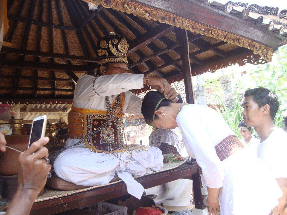 Budaya Bali dalam Kesehatan Ibu dan Anak, Upacara Kehamilan (Magedong-gedongan)