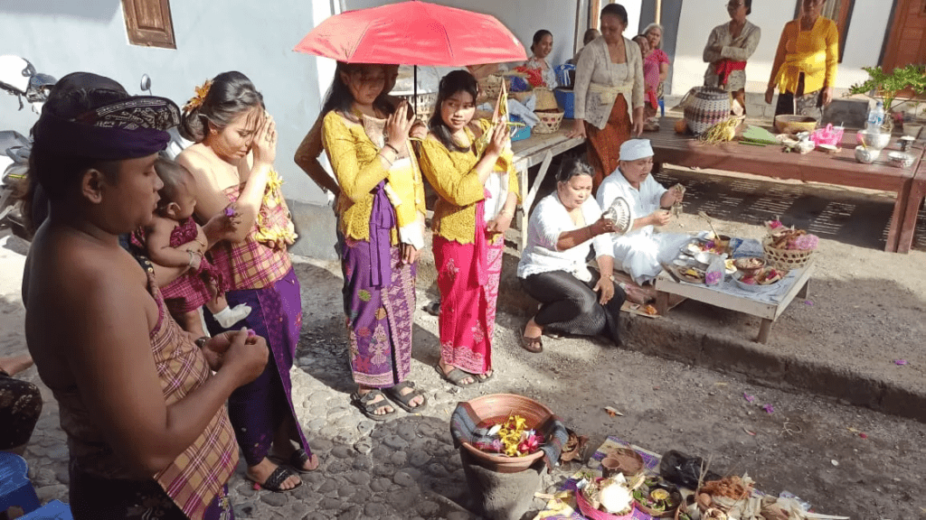 Budaya Bali dalam Kesehatan Ibu dan Anak, Upacara Melahirkan (Hari ke-12)