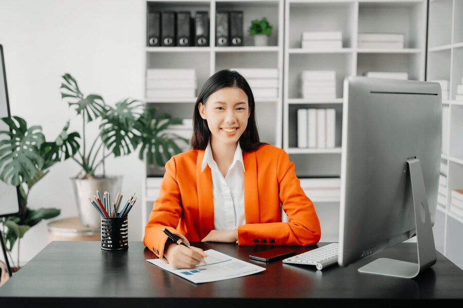 Tips Make Up ke Kantor, Penting Lho Bunda Berpenampilan Profesional di Kantor sebagai Wanita Karir