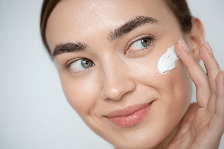 Urutan Skincare Routine yang Tepat untuk Ibu Hamil: Moisturizer